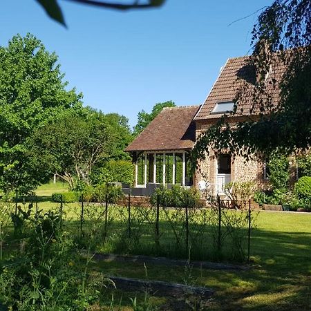Отель La Maison D'Amis Du Moulin La Chapelle-Viel Экстерьер фото